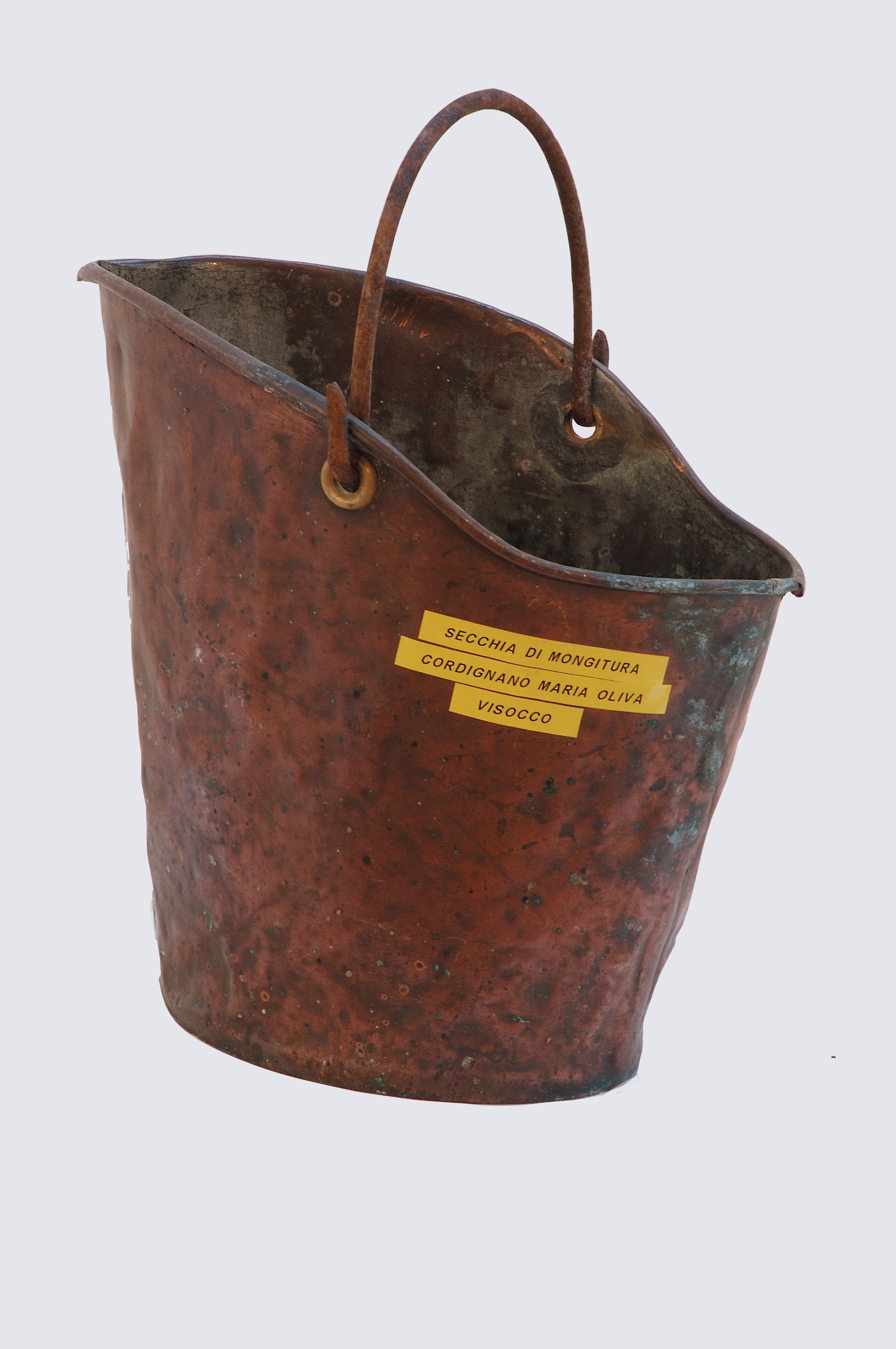 Secchio in rame per la mungitura. Museo del Territorio di Dogna