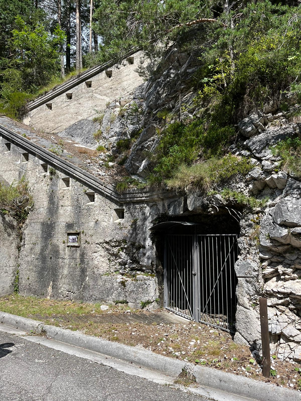 Linea dei Plans - Accesso stradale secondario